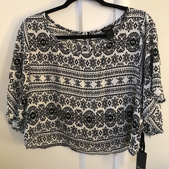 Stoosh Juniors Pattern Flutter Sleeve Crop Top - Picture 2 of 7